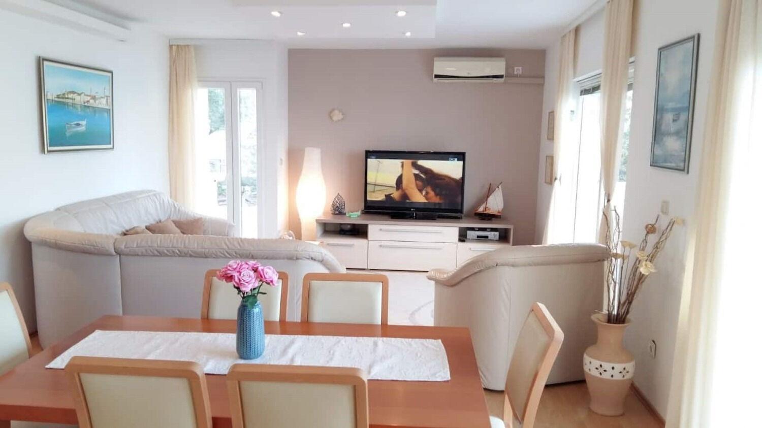 Apartments The View - Close To The Beach & Parking Trogir Zewnętrze zdjęcie